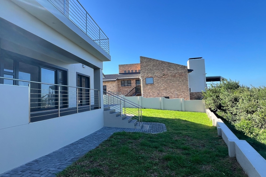 3 Bedroom Property for Sale in Wavecrest Eastern Cape